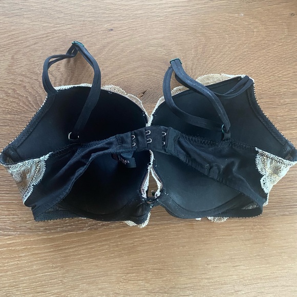 Victoria’s Secret Very Sexy Push-up Bra - Picture 3 of 4